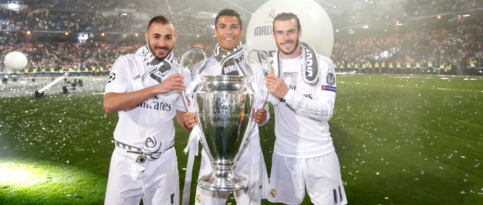 理性追星，新鹏城vs成都赛后有球迷跳下看台与韦世豪合影