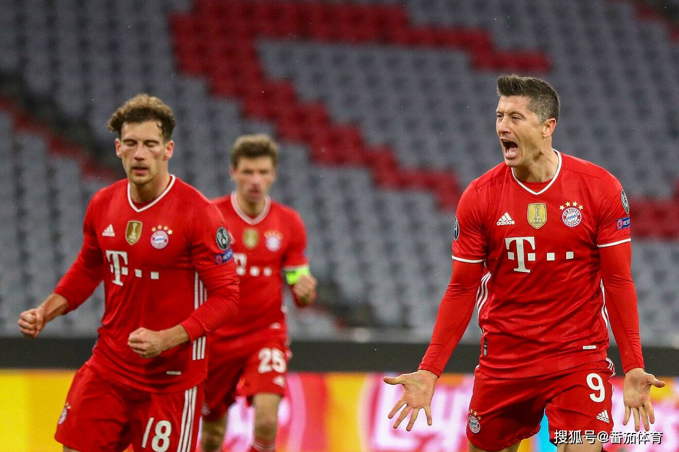 塞斯·库里谈首秀：刚上场时有点紧张，队友非常懂我的打法