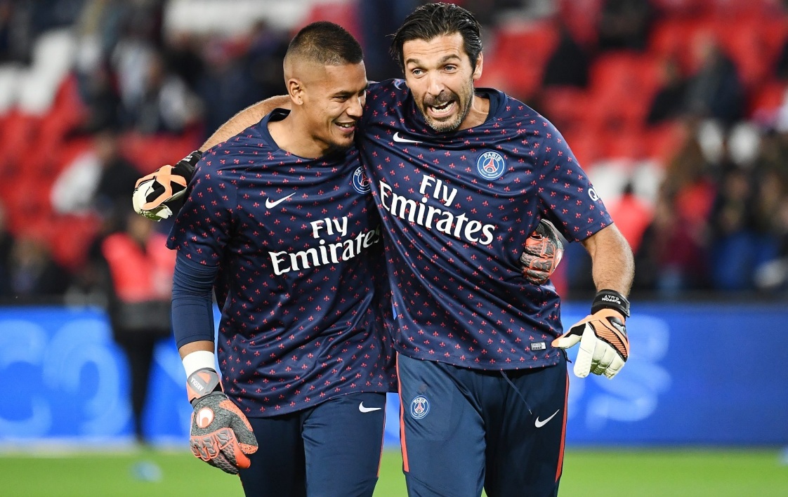 C罗中场休息时对裁判表达不满，讽刺道：你吹得太好了