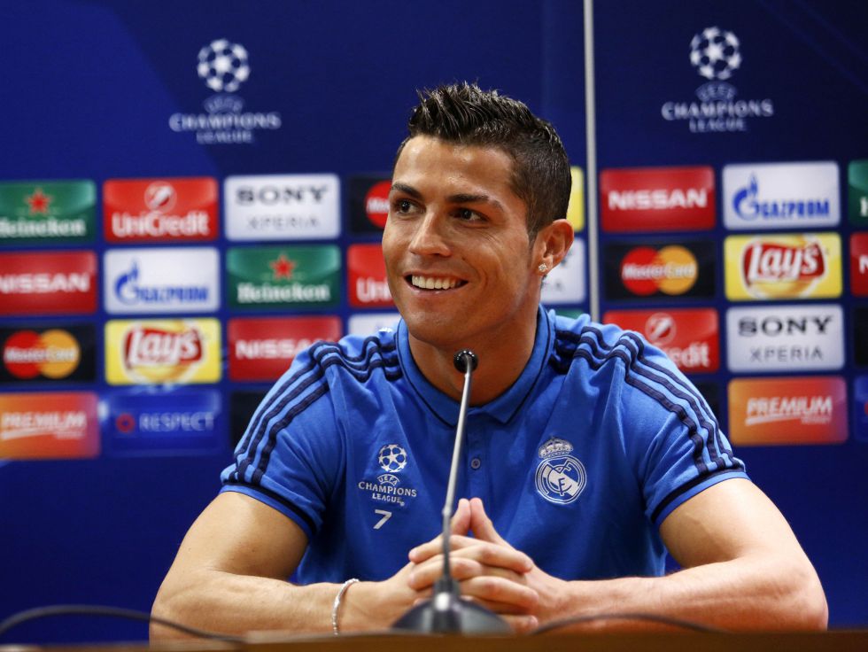 官方：恰尔汗奥卢手腕受伤退出土耳其大名单，不会出战西班牙