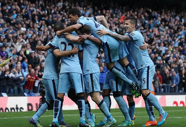 横看成岭侧成峰，乔治娜晒出差照秀出傲人身材