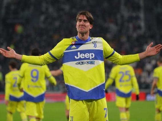 这脚爆射有火箭推进器吧？