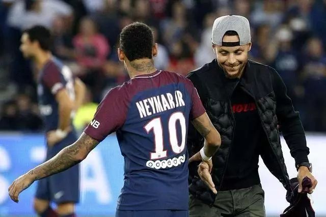 米兰名宿舍普琴科：莱奥可以在我那支米兰立足，能不能首发就不好说了